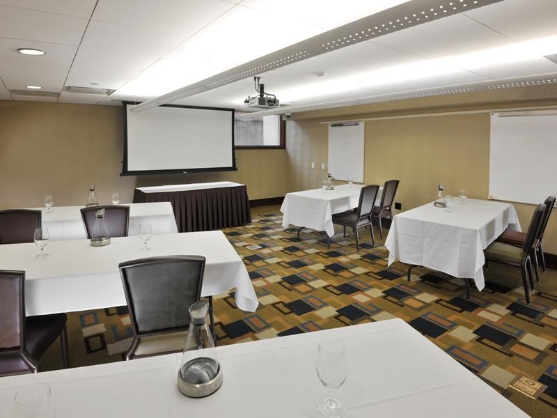 The Historic Park Inn Hotel Мейсон-Сити Удобства фото