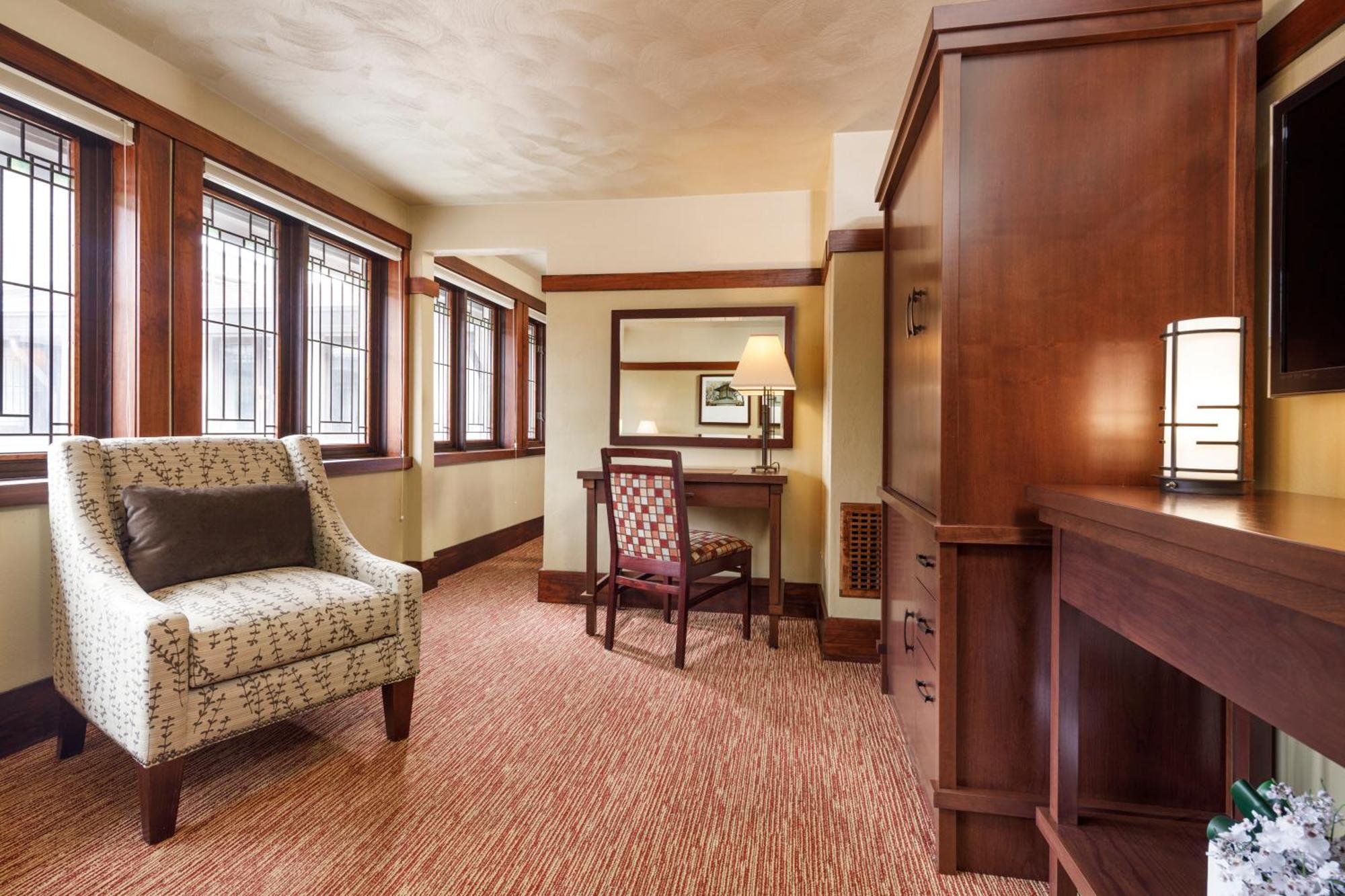 The Historic Park Inn Hotel Мейсон-Сити Экстерьер фото